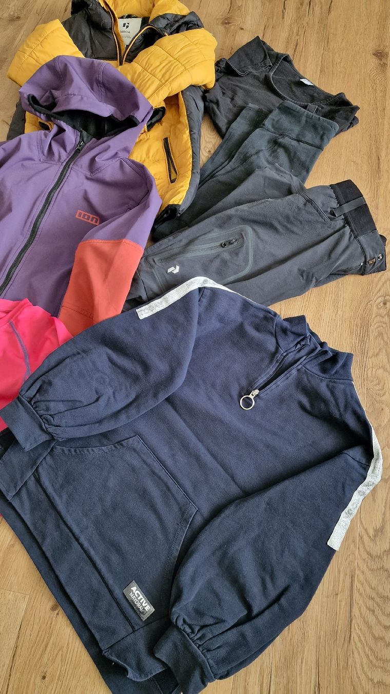 Lotti & Set di vestiti: Sportkleiderpaket Mädchen Gr. 140 – Usato da Mönchaltorf venduto da nzhuravel 3
