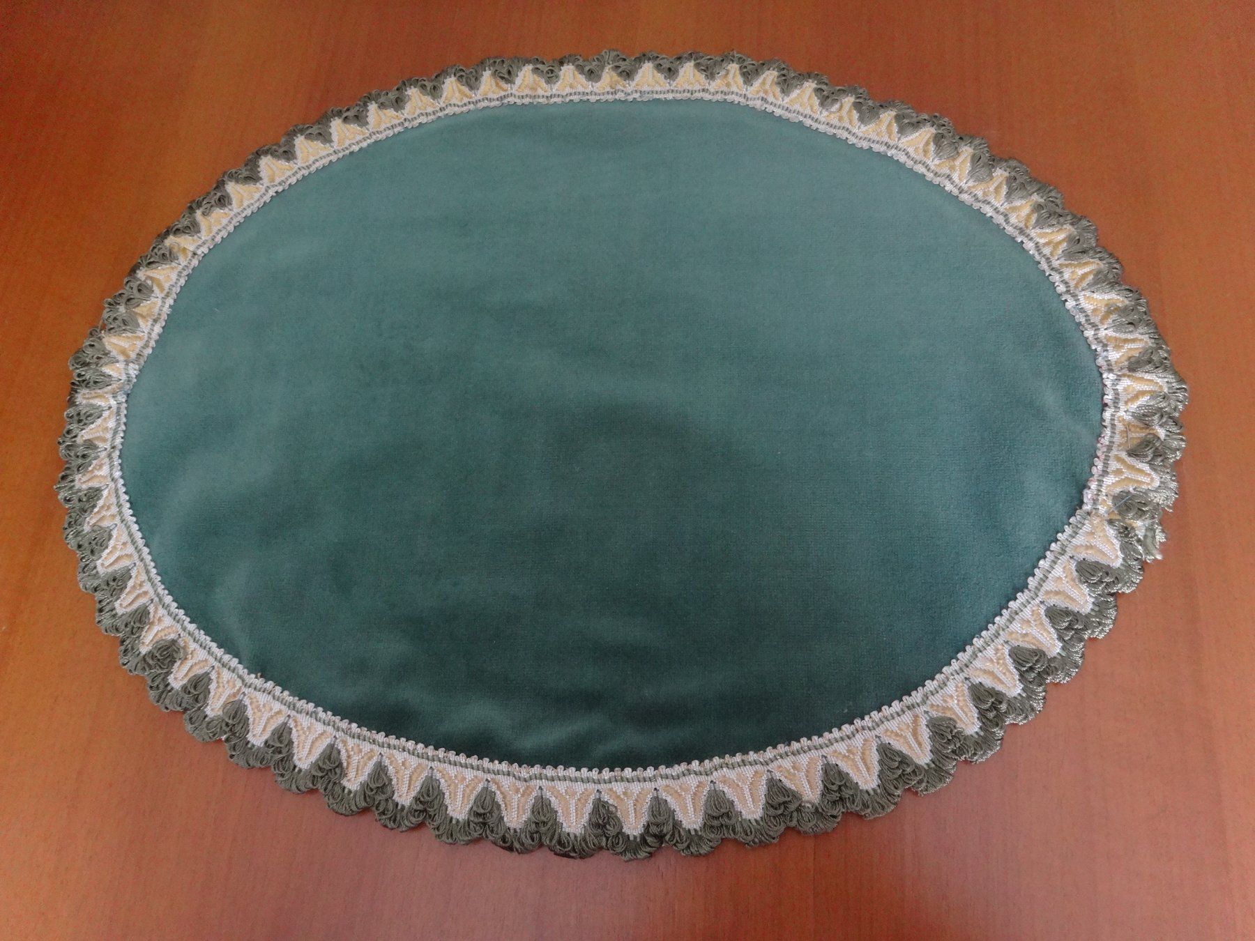 Tutte le decorazioni: Grand napperon ovale en velours – Nuovo e nell'imballaggio originale da Biel/Bienne venduto da milamila02