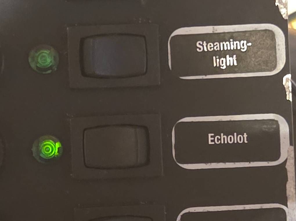 Steuerung: Aqua Signal, Control Panel 6fach 12/24V Marineschalter – Gebraucht aus Oberbalm von Drake60 2
