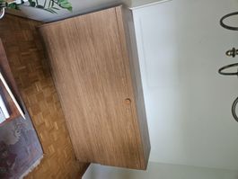 Schrank/Wand - Bett