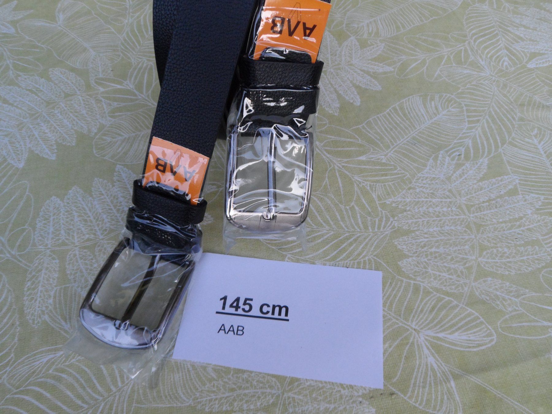 Cinture: Herren Gürtel 145cm schwarz,2stück neu. – Nuovo e nell'imballaggio originale da Riehen venduto da tamola67