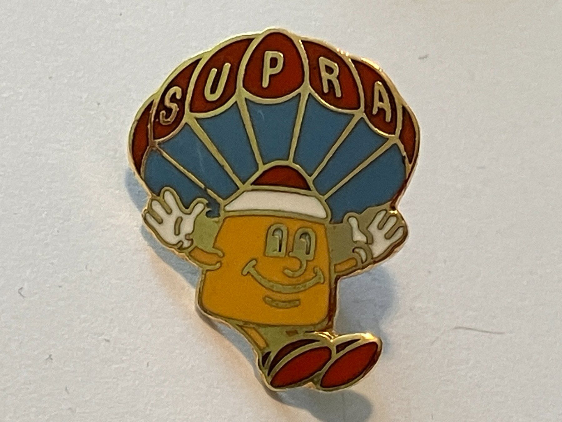 Placchette & Badge: 1 Pin Supra – Usato da Basel venduto da djwwpp