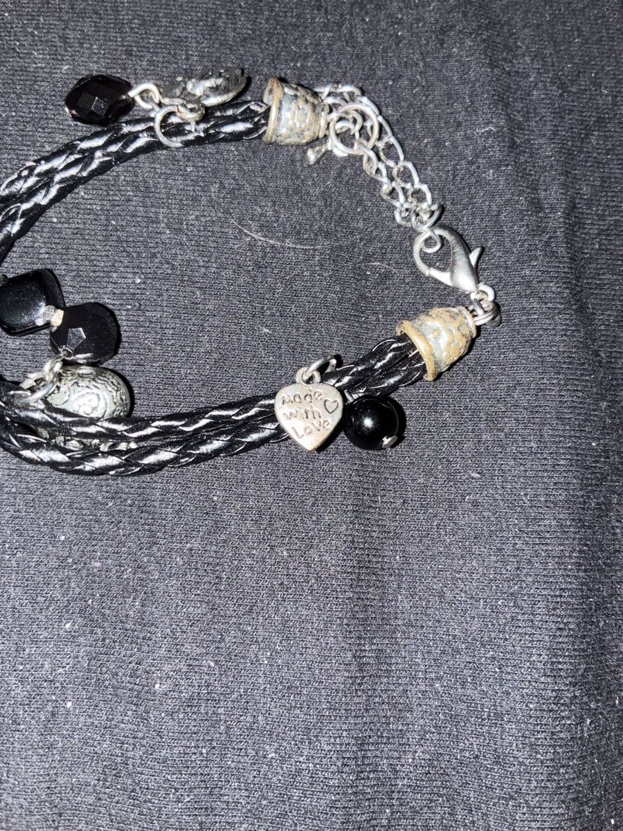 Bracciali & Braccialetti: Armband geflochten schwarz mit Charms  – Usato da Dübendorf venduto da ana_wp8y 3