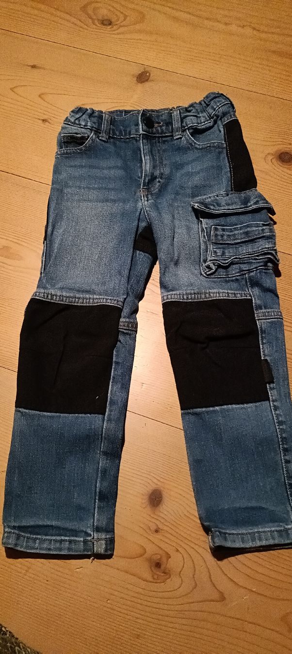 Hosen: Jeans -Arbeitshose/Cargo in 110 – Gebraucht aus Guggisberg von Ypsilon