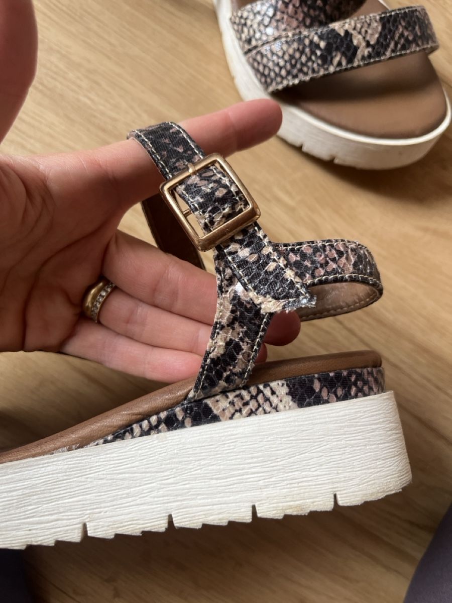 Scarpe da donna: Sandalen Pesaro – Usato da Lohn SH venduto da Microzoff 3