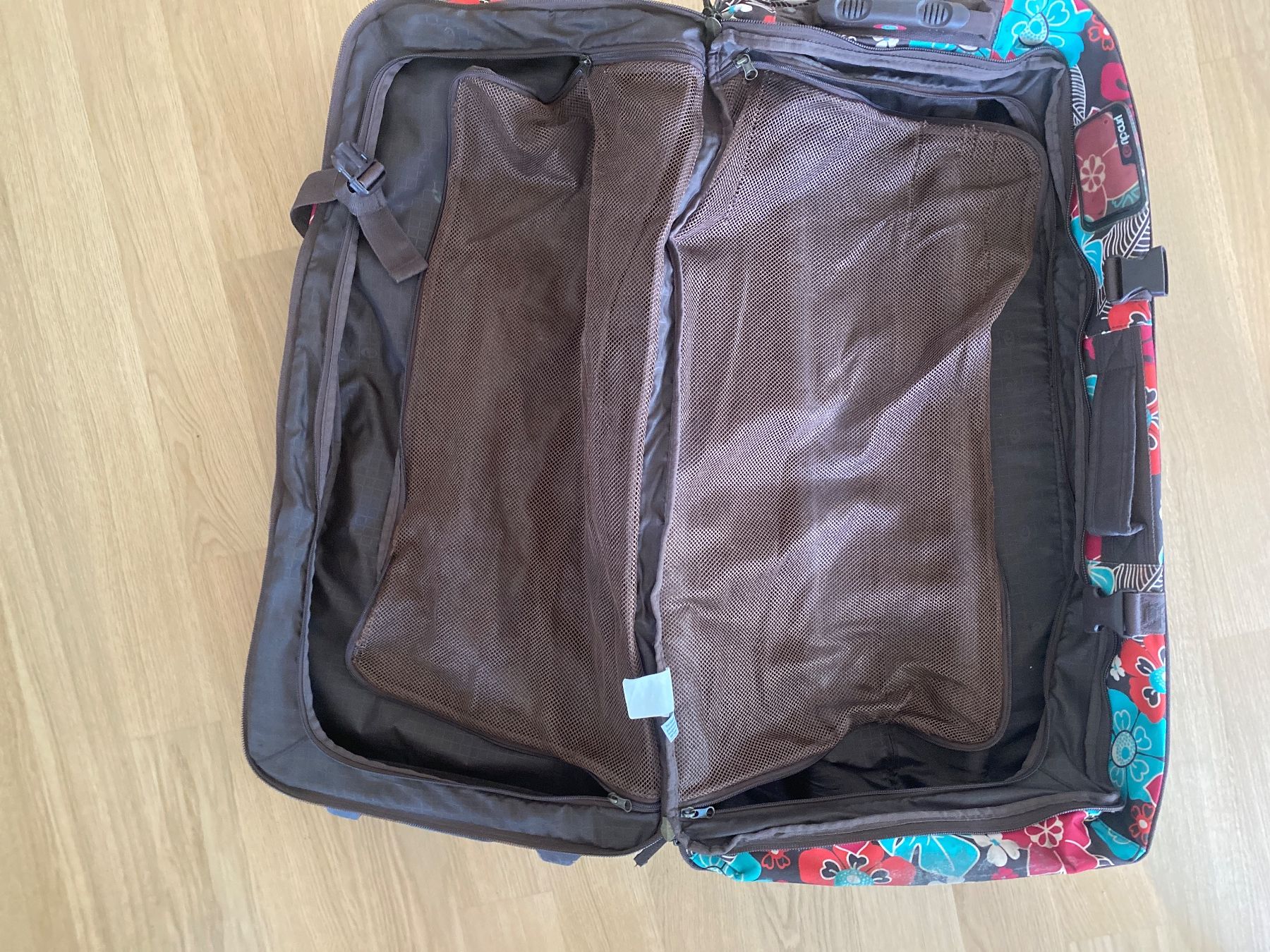 Rip Curl Reisekoffer: Rollkoffer Blumenmuster Ripcurl – Gebraucht aus Zürich von zeliestauffer 1