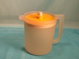 Tupperware Kanne mit Spezialverschluss