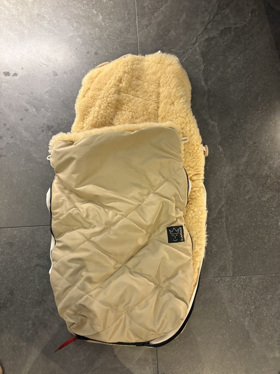 Kaiser Schlafsäcke: Kaiser Lammfellfusssack – Gebraucht aus Hinteregg von Caecue
