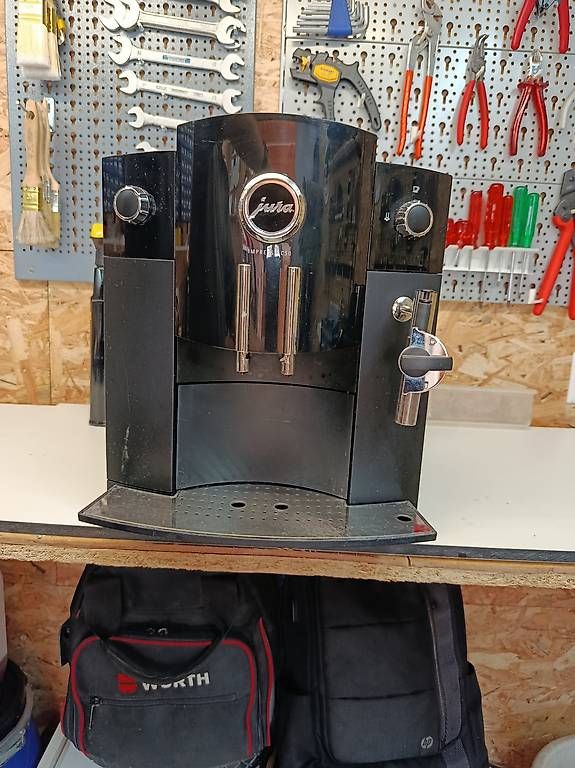 Kaffeemaschinen & Espressomaschinen: Machine à café JURA IMPRESSA C50 – Gebraucht aus Corbières von Iggdrasil