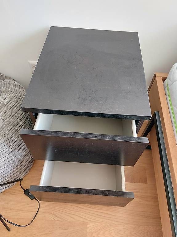 Ikea : Nachttisch schwarz MALM Ikea – Gebraucht aus Winterthur von fli_8shl 1