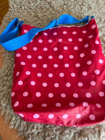 Praktische, fröhliche Tasche, handgemacht