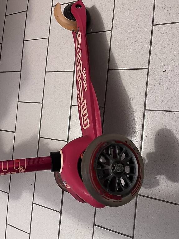 Veicoli per bambini: Trotinette micro rose foncée – Usato da Tolochenaz venduto da adamr841 2