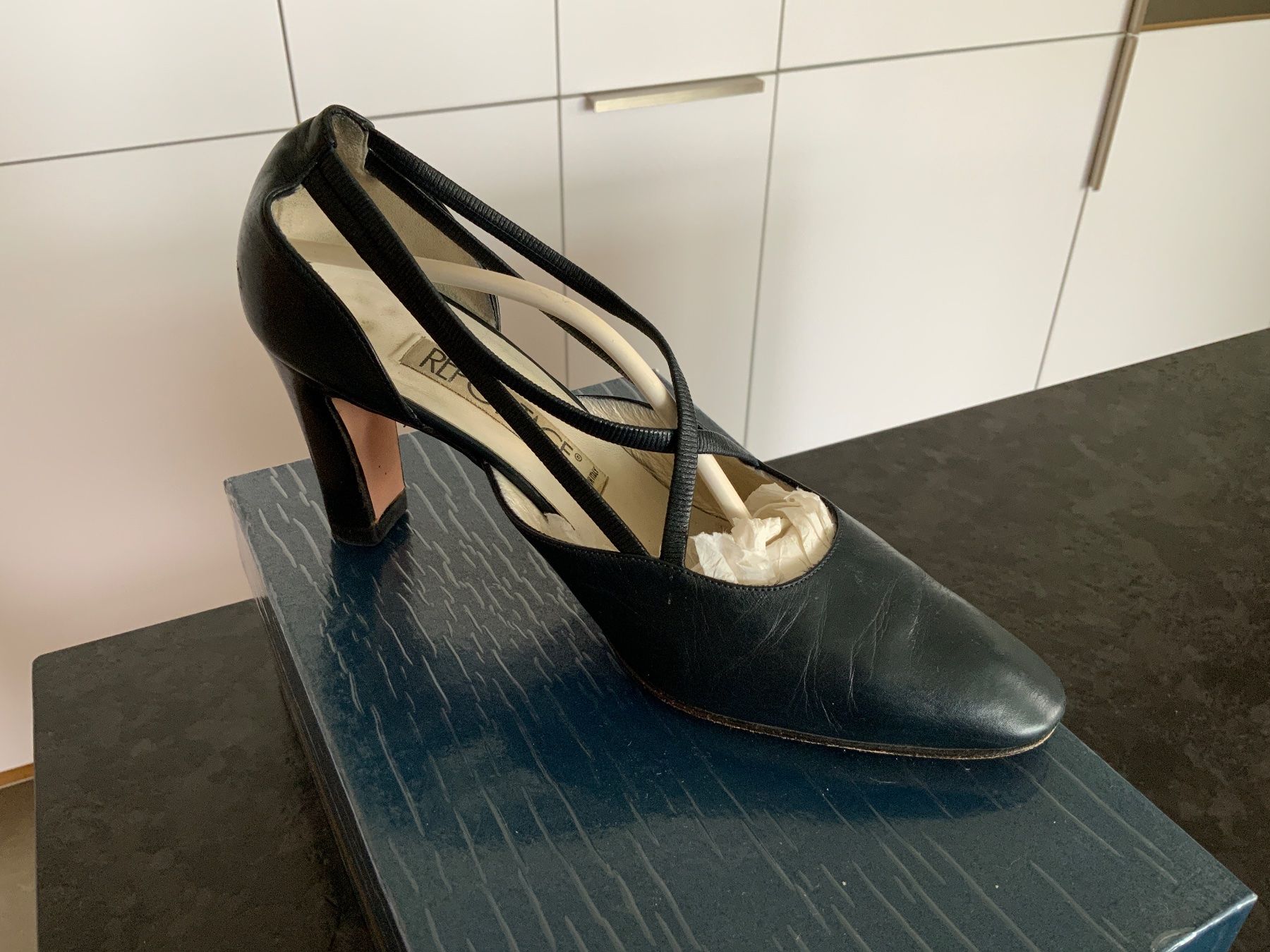 Scarpe da donna: Chaussures blue à talons taille 38 – Usato da Le Grand Saconnex venduto da Enrica01 2