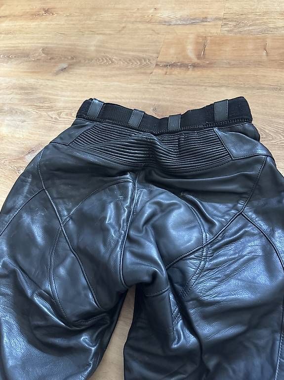 Hosen: Lederhose Motorrad/Töff Grösse S/M – Gebraucht aus Tägerwilen von _Moonlight_ 4