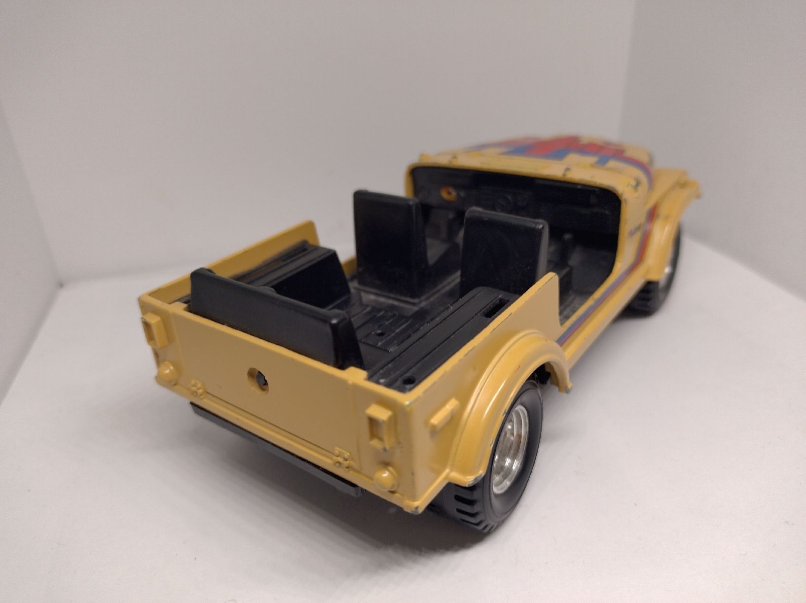 Bburago Modellini d'auto: Bburago, Jeep CJ-7 1/24 – Usato da La Chaux-de-Fonds venduto da Pierrot8404 3