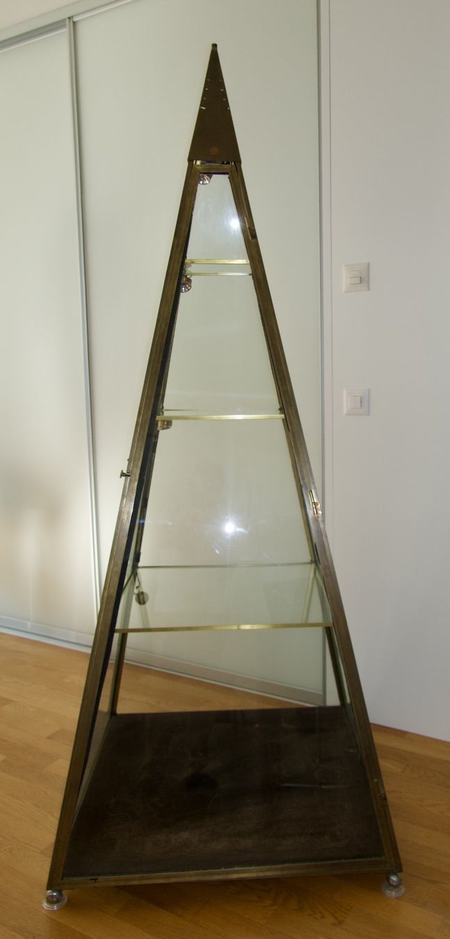 Vitrinen: Vitrine Pyramide  - Thomas Blank - signiert 1980 – Gebraucht aus Rheinfelden von bigi0956
