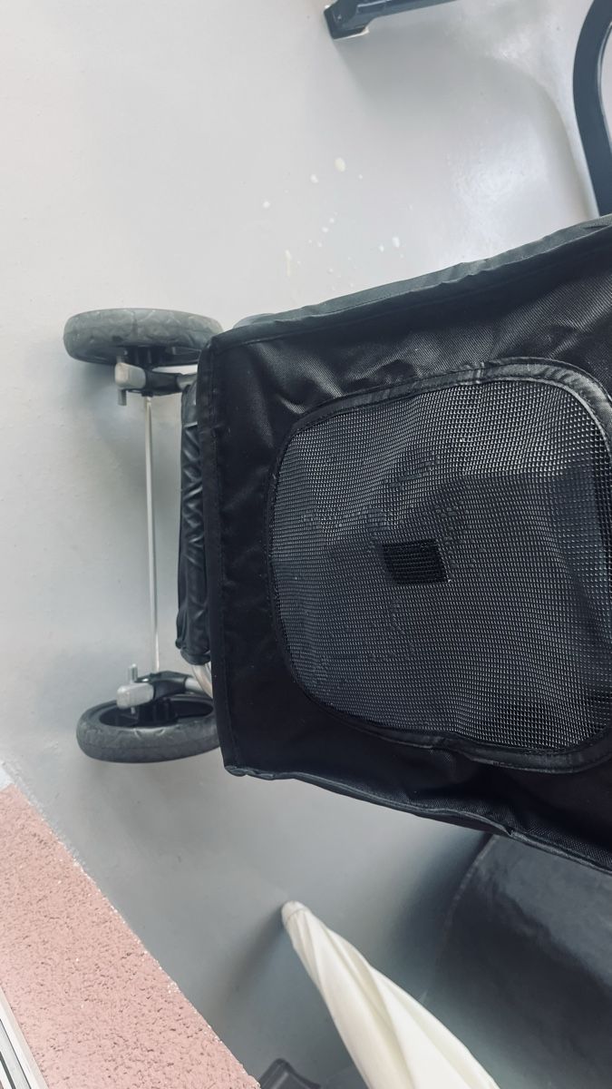 Poussette: Poussette pour chien jusqu a 10kg – Neuf (Voir description) à Prilly par DANIELLE015 5