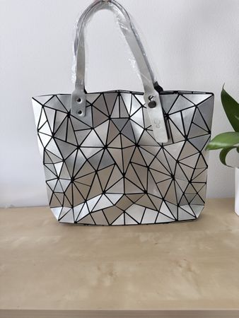 Geometrische Tragetasche Silber NEU