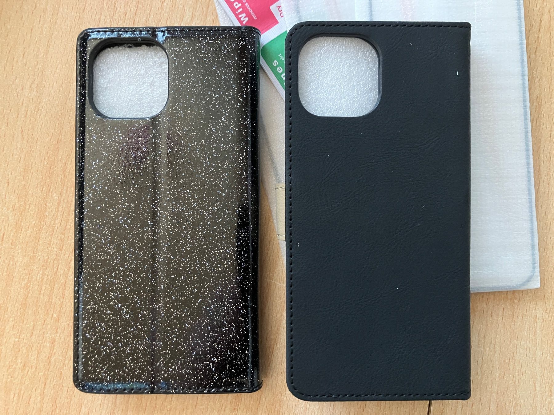 Apple Cover & Protezioni schermo: 2 x Iphone 15 Etui Leder&Glitzer // 3 x Iphone 15 Panzerglas – Nuovo e nell'imballaggio originale da Urnäsch venduto da Bergwerk. 1