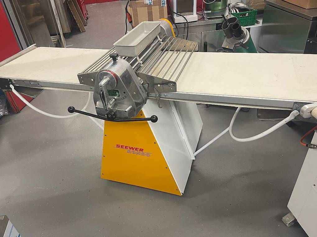 Tutte le macchine:  Seewer Rondo Ausrollmaschine  – Usato da Brugg AG venduto da lali88 2