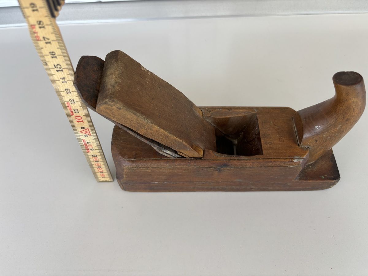 Tous les outils: Antiker Hobel als Deko – Défectueux à Büron par Singer19 3