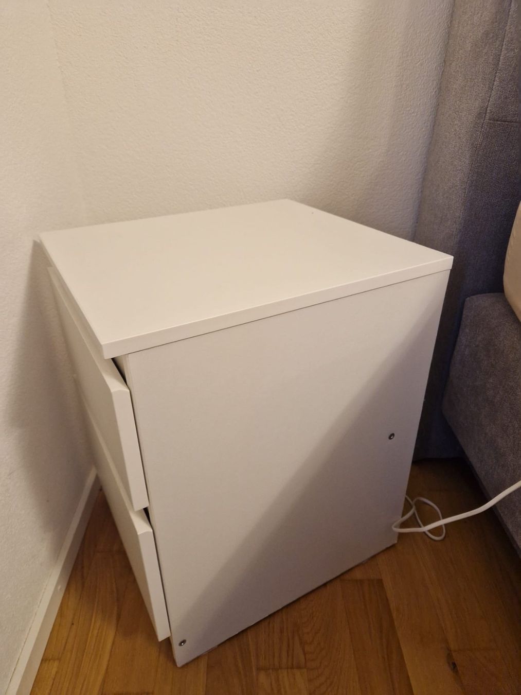 Ikea Comodini: IKEA MALM Nachttisch mit 2 Schubladen – Usato da Zell ZH venduto da Alex_0001 3
