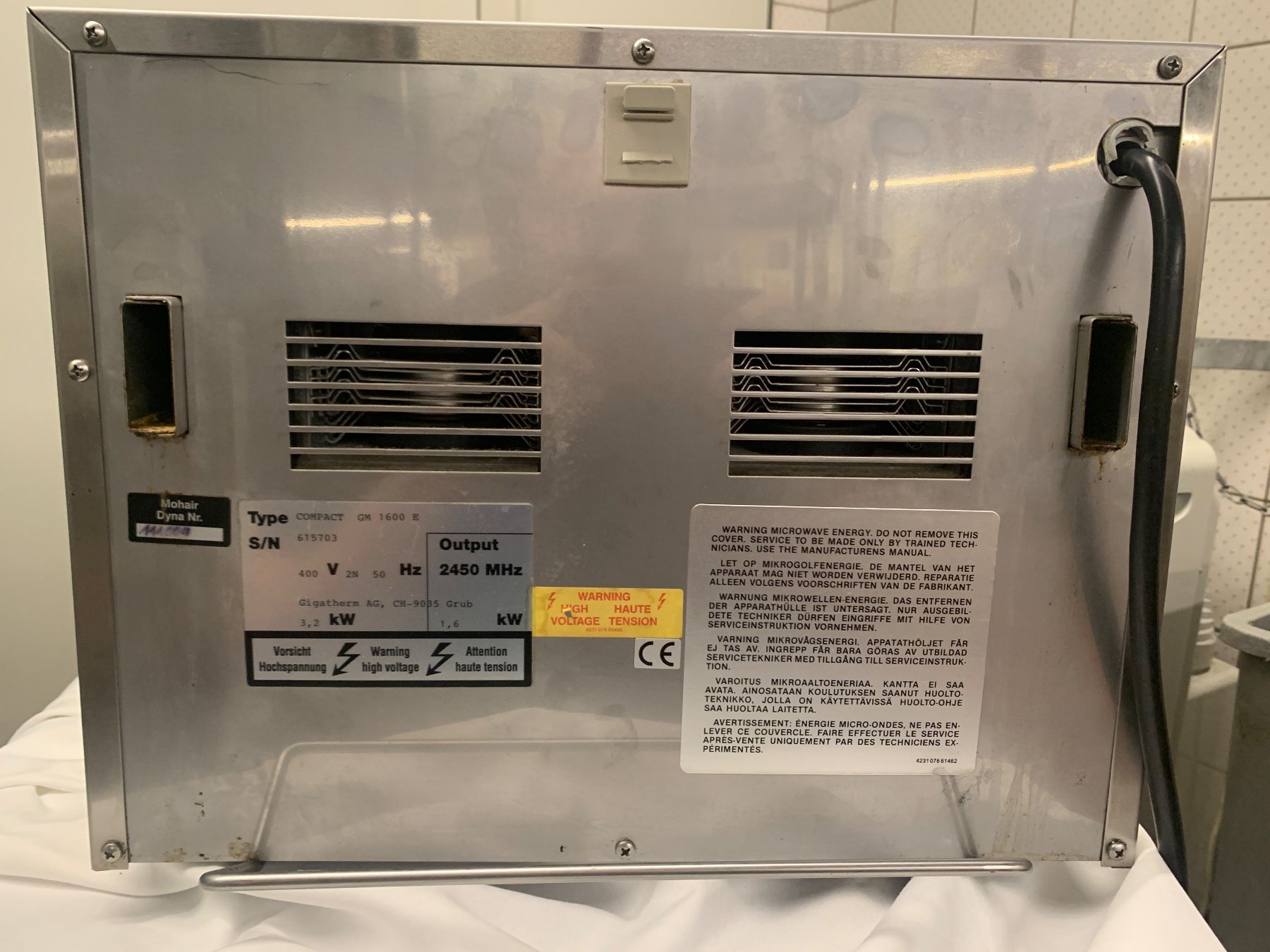 Elettrodomestici da cucina: Gastro Profi Mikrowelle Gigatherm GM 1600 E – Usato da Opfikon venduto da Safside 2