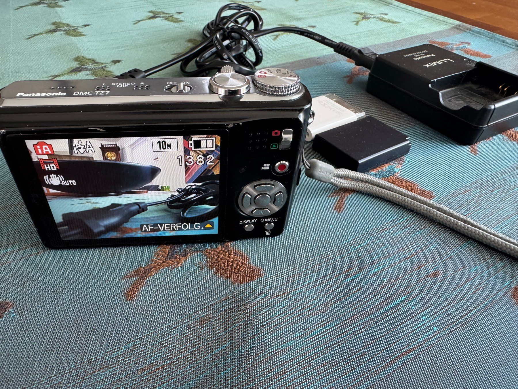 Panasonic Fotocamera: Panasonic Lumix DMC-TZ7 – Usato da Schafisheim venduto da Hani83 3