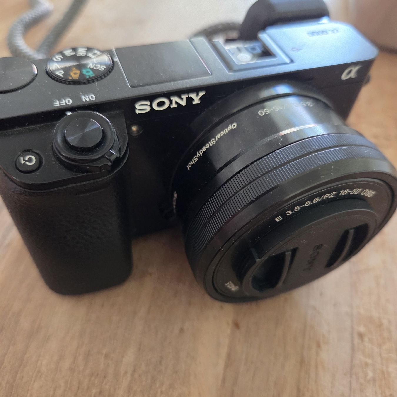 Sony Fotocamera: Sony a 6000 – Usato da Meilen venduto da hol_qhk5