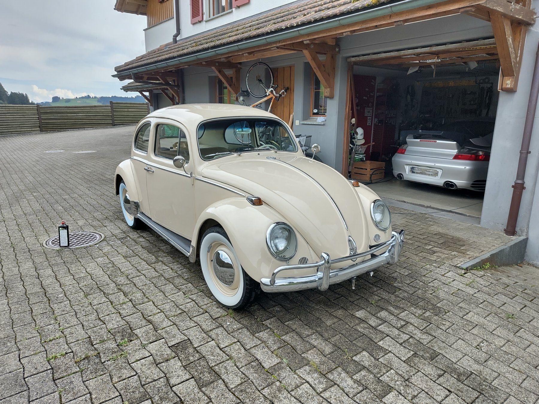 VW Automobili: VW Käfer 1961 Beige – Usato da Mühlrüti venduto da Cor_5kwm 3