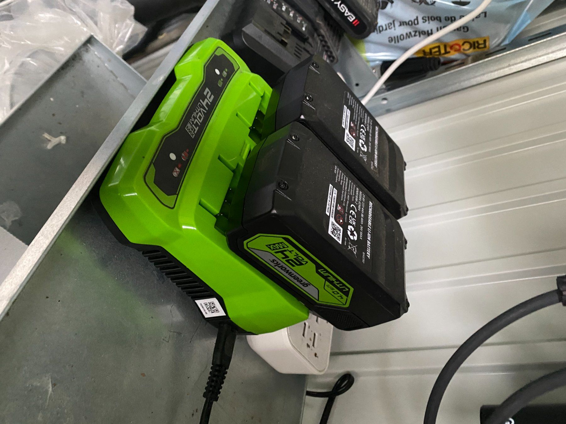 Laubbläser & Laubsauger: 48 Volt Akkulaubsauger – Neu (gemäss Beschreibung) aus Werdenberg von Plumbum83 1