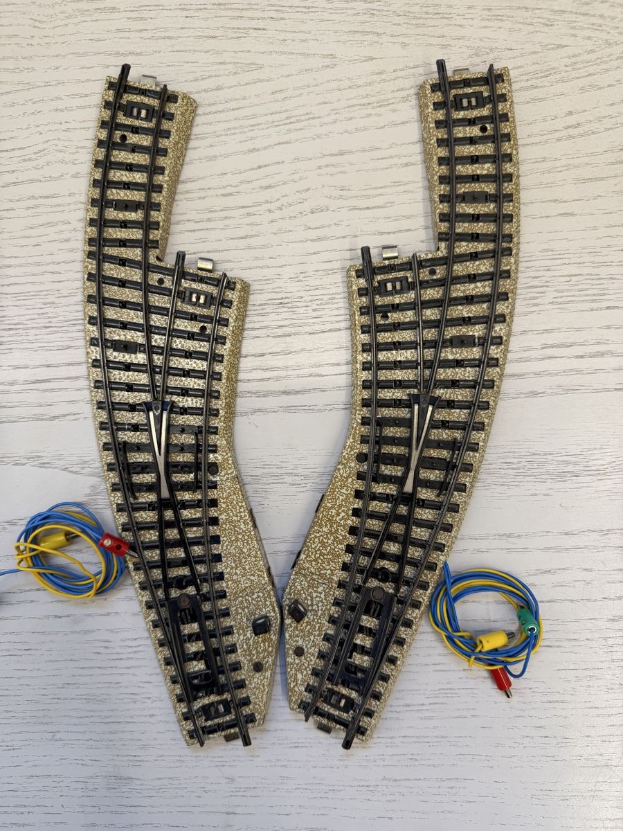Märklin Modellini di ferrovie: Märklin 5140 Elektromagnetisches Bogenweichenpaar – Usato da Lupsingen venduto da New-Haven 1
