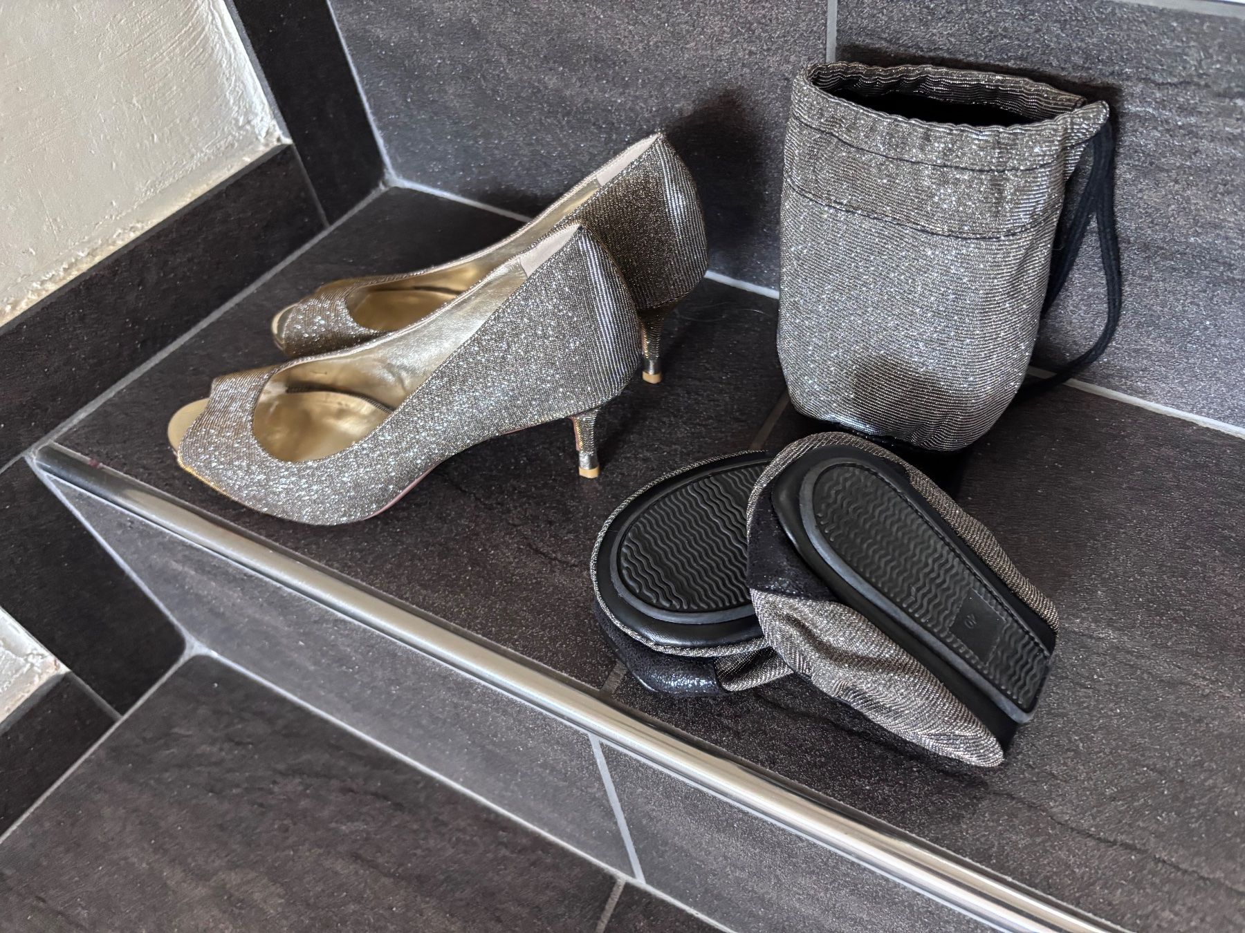 Dune London Damenschuhe: High Heels Dune Lomdon 39 – Gebraucht aus Balsthal von Uroby