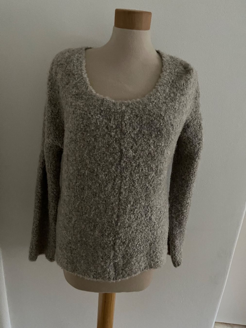 Maglioni & Felpe: Kuscheliger Pullover / Rückendetail / Gr. 36 – Usato da Hünibach venduto da s.leptir