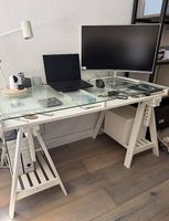 Bureau IKEA GLASHOLM en verre trempé + Tréteaux 