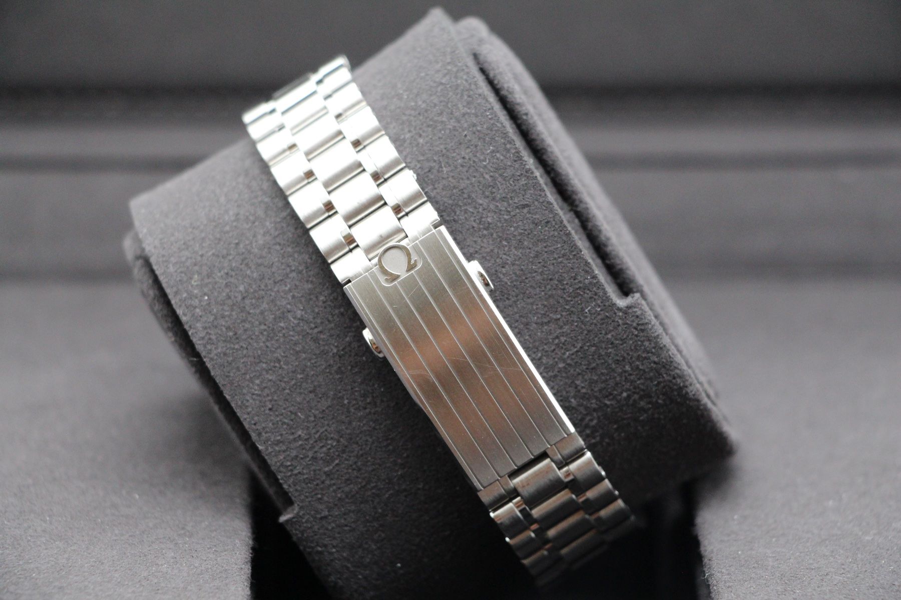 Omega Orologi: Omega Speedmaster Saphir Ref. 310.30.42.50.01.002, Full-Set – Usato da Zug venduto da eMDi_Collection 1