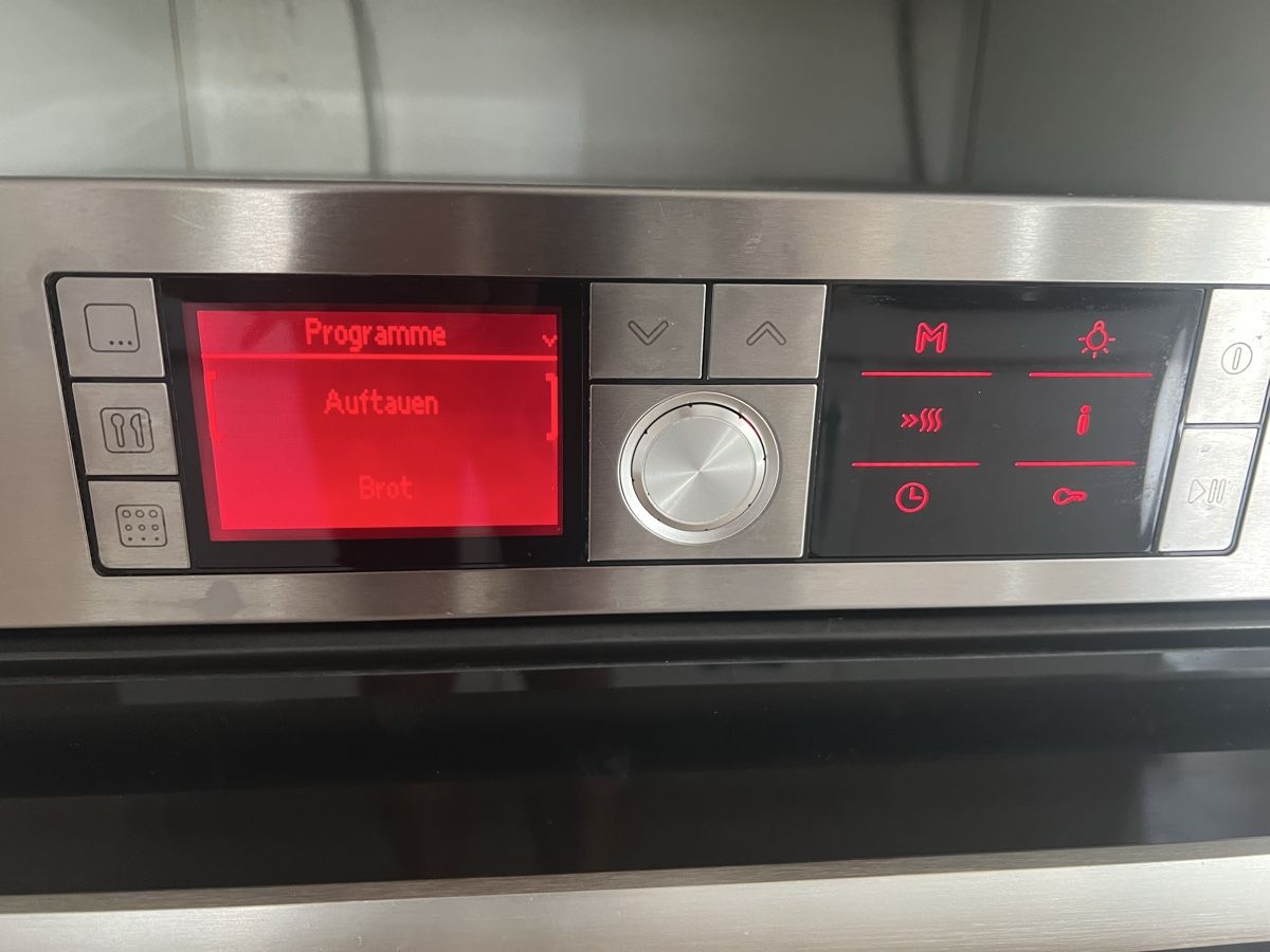 Bosch Forni: Bosch Einbaubackofen mit Mikrowelle – Usato da Zuchwil venduto da Tommy6 6