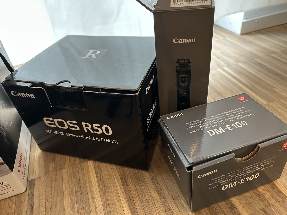 Canon Fotocamera: Fotokamera EOS R50 Content Creator Kit – Usato da Zürich venduto da dav_dx9c 3