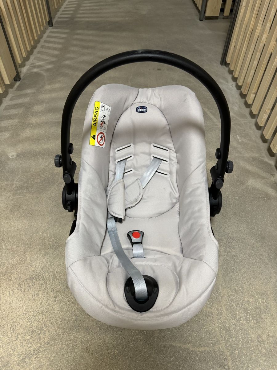 Chicco Auto-Kindersitze: Chicco Babyschale – Neu (gemäss Beschreibung) aus Walzenhausen von Steeevisch 3