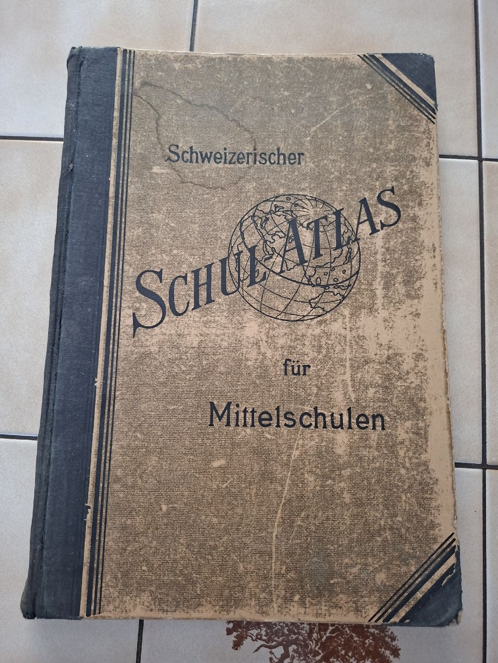 Libri: Schul Atlas 1915 – Usato da Meierskappel venduto da rigihans