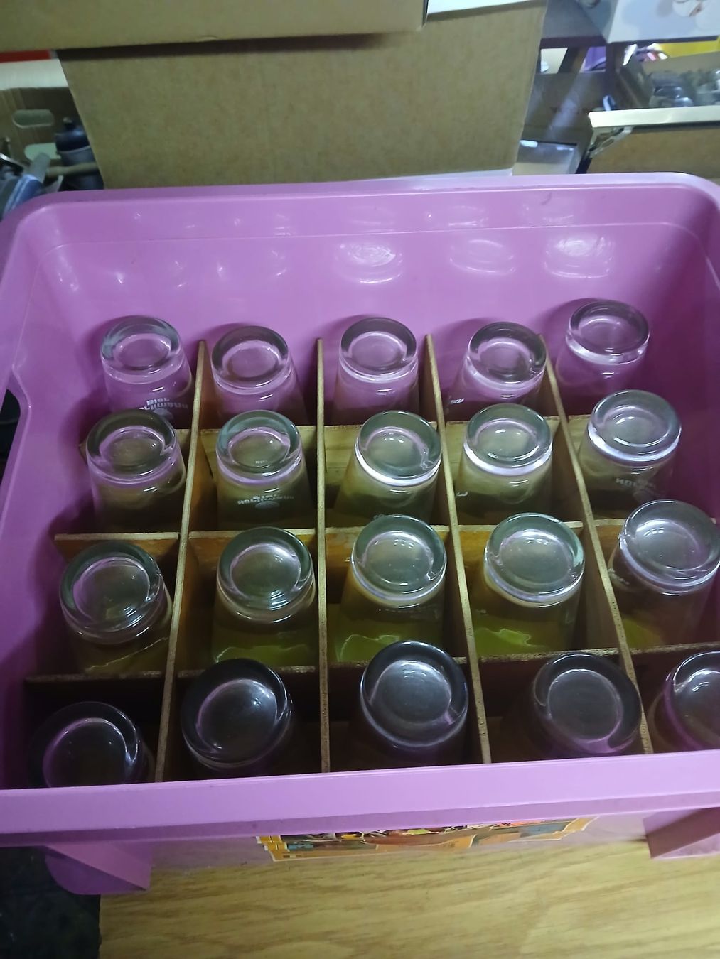 Bicchieri: Box mit 20 Bier Gläser 3dl – Usato da Obfelden venduto da Alf2005 2