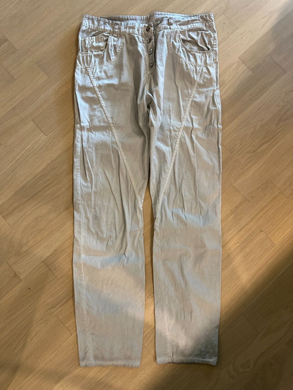 Pantaloni: Hose geknöpft - leger - hellgrau - Gr. 40 - Top Zustand – Usato da Dübendorf venduto da san_tt6m 2