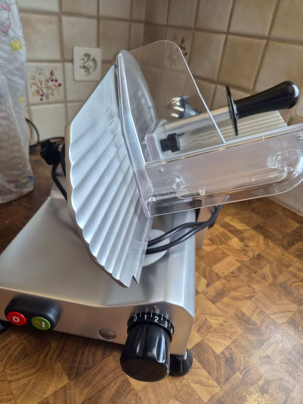 Elettrodomestici da cucina: Aufschnittmaschine – Usato da Hefenhofen venduto da Frisch0 3