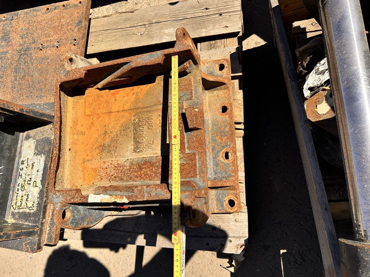 Bagger: Bagger schnellwechsler , anbauplatte – Gebraucht aus lyssach von brax2019 1