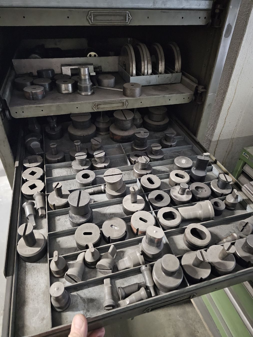 Toutes les machines: Poinçonneuse – D'occasion à Roche VD par gwa_v8bl 4