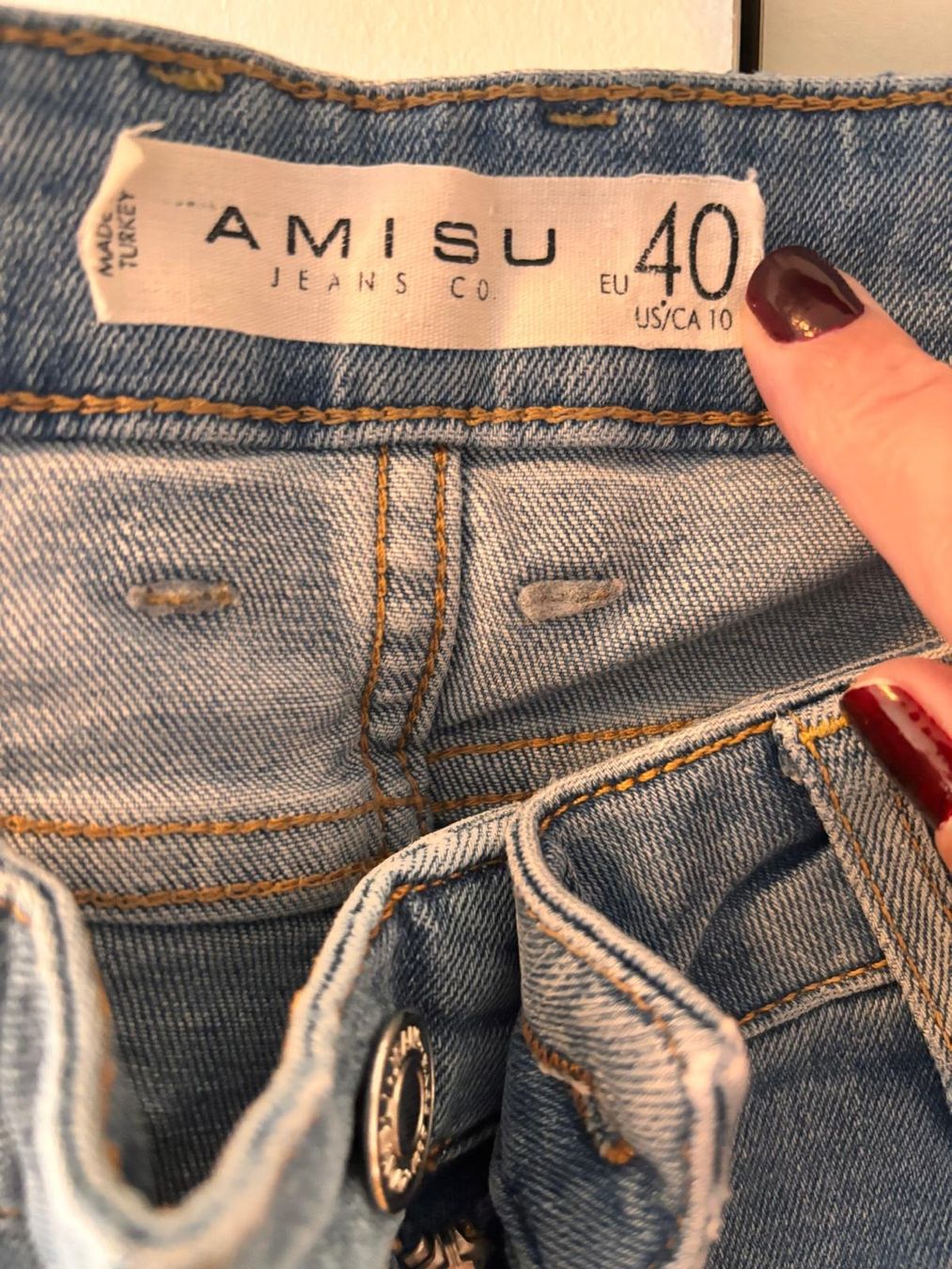 Jeans: Jean Amisu – Taille 40 – Usato da Romainmôtier venduto da val_r8sn 3