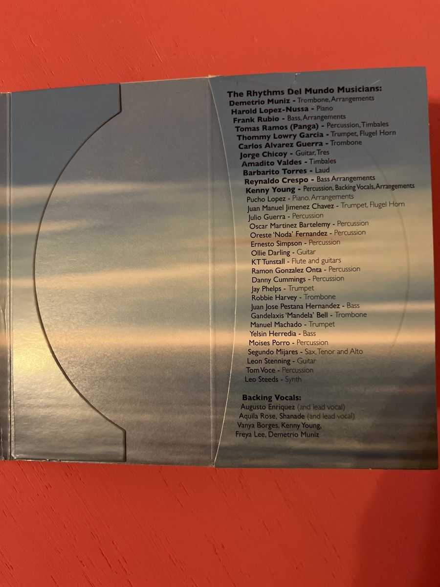 CD: Various Artists - Rhythms Del Mundo/Revival – Usato da Lützelflüh-Goldbach venduto da Deiv4 5