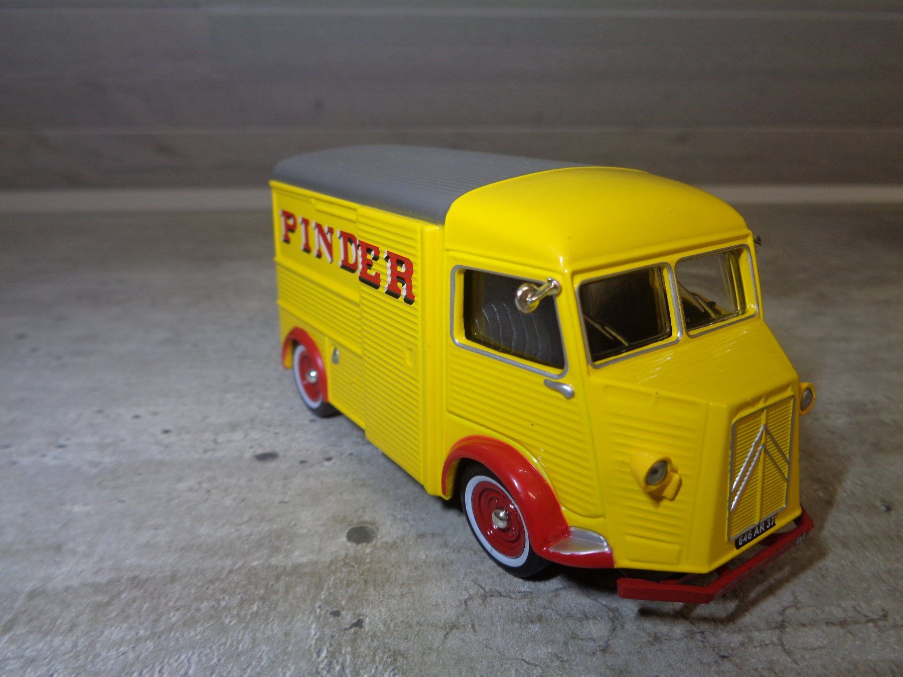 Citroën Modellini d'auto: Altaya 1:43 Cirque Pinder Citroën Type H – Nuovo (secondo la descrizione) da Reconvilier venduto da rallycar 5