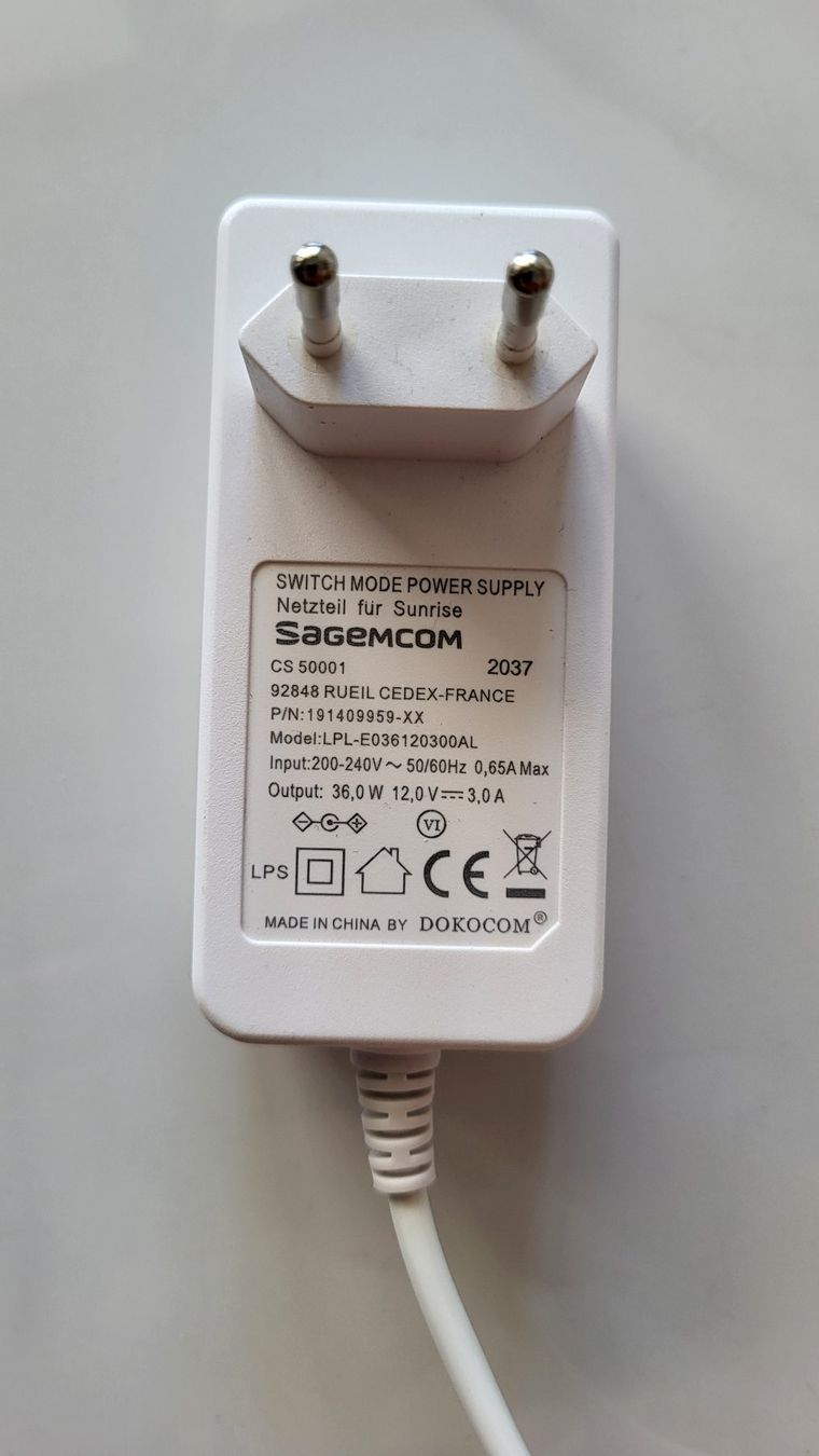 Ladegeräte: SAGEMCOM Netzteil 36W 12V 3.0A Hohlstecker 5.1x2.1mm – Gebraucht aus Schindellegi von Peter8834 3