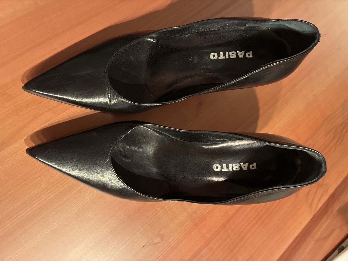 Damenschuhe: schwarze Pumps Leder  – Gebraucht aus Urdorf von mar_hts8